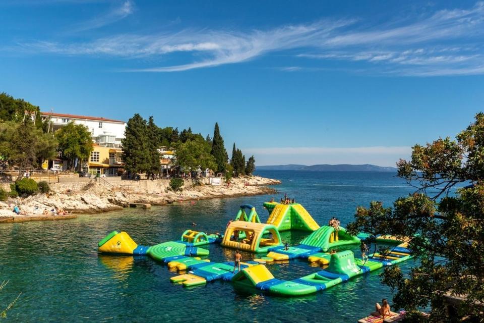 Apartment Noemi With A Direct Beach View Rabac Zewnętrze zdjęcie