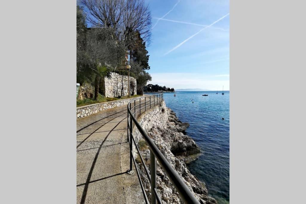 Apartment Noemi With A Direct Beach View Rabac Zewnętrze zdjęcie