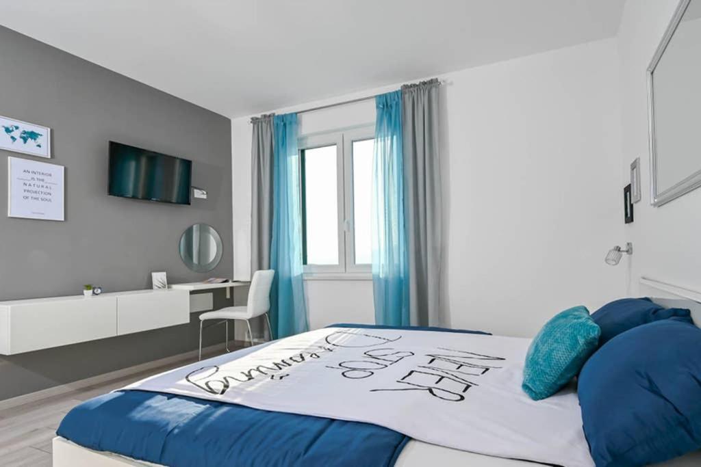 Apartment Noemi With A Direct Beach View Rabac Zewnętrze zdjęcie