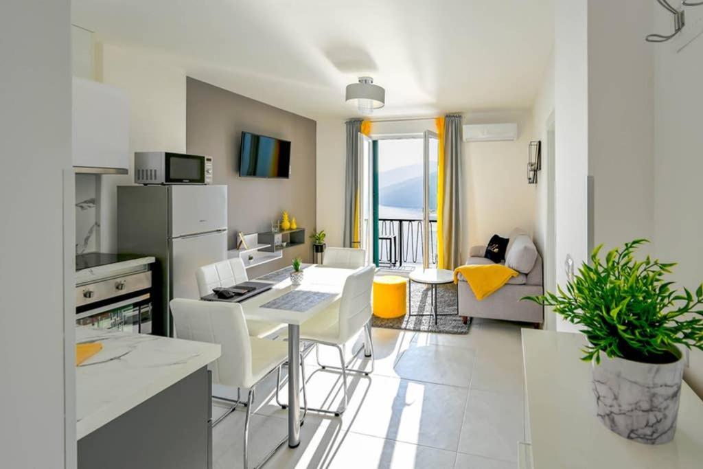 Apartment Noemi With A Direct Beach View Rabac Zewnętrze zdjęcie