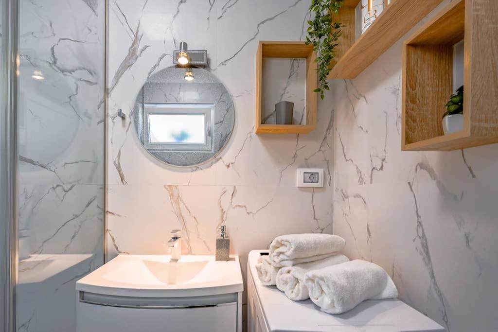 Apartment Noemi With A Direct Beach View Rabac Zewnętrze zdjęcie