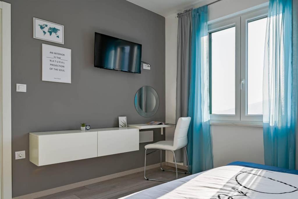 Apartment Noemi With A Direct Beach View Rabac Zewnętrze zdjęcie